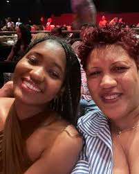 Carmen Foreman (@stylistpointofview) • Instagram photos and videos