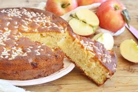 Occasionalmente può essere servita con panna montata o gelato (da cui è nota come apple pie a la mode), o con formaggio cheddar. Torta Madeleine Alle Mele Gateaux Madeleine Aux Pommes