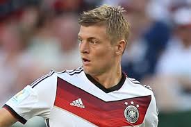 Toni kroos comes from germany and their current age is 31 (date of birth: Toni Kroos Ich Spiele Sehr Gerne Als 6er