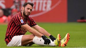 Hakan çalhanoğlu plays for italian league team milan (ac milan) and the turkey national team in pro evolution soccer 2019. Leicester City Eye Shock January Swoop For Ac Milan Midfielder Hakan Calhanoglu 90min