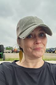 Hi! Anyone have mfs school uniform (brand new, like new or in good  condition) to let go? Looking for top size 26. Pants size XS. Thanks in  advance