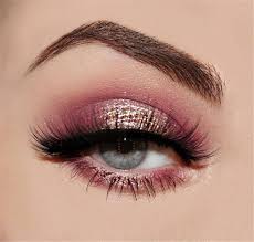This mascara makes your lashes go from meh to marvelous! 40 Gorgeous Rose Gold Eye Makeup Ideas To Make You Look Like A Goddess Cute Hostess For Modern Women