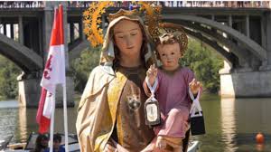 La virgen del carmen recorrió el centro de la ciudad pasando por las calles 31, 22, 43 y 20 hasta llegar a la calle 31. La Virgen Del Carmen Navegara Por El Rio Pisuerga Este Domingo En Recuerdo De Las Victimas Del Coronavirus Valladolid Cope