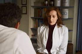Die serie lief bei ihrer erstausstrahlung sehr erfolgreich im hauptabendprogramm von sat.1 und wurde zu einer der erfolgreichsten serien des privatsenders. Der Bergdoktor Sprechstundenhilfe Linn Kemper Lasst Klopper Los