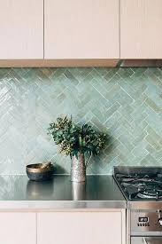 21 Of The Most Beautiful Kitchens On Pinterest Vogue Australia In 2020 Kitchen Tiles Backsplash Kitchen Splashback Kitchen Backsplash