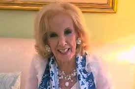 Mirtha Legrand festejó el triunfo de Racing con una camiseta de “Maravilla”  Martínez
