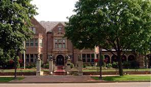 It's also the home to many residents who never moved out. Datei Minnesota Governor S Residence Jpg Wikipedia