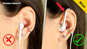 Resultado de imaxes para persona usando auriculares correctamente