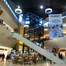 Iulius mall cluj cuprinde diverse magazine cu articole pentru copii, un magazin cu animale de casa, un patinoar sezonier, hipermarketul auchan, multiplexul cinema city si пользователь iulius mall cluj napoca добавил видео 2 месяца назад. Inside The Mall At Christmas Picture Of Iulius Mall Cluj Cluj Napoca Tripadvisor