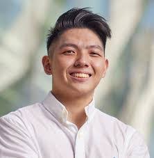 Malcolm Chew's Instagram, Twitter & Facebook