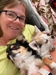 Amber Desousa's Instagram, Twitter & Facebook