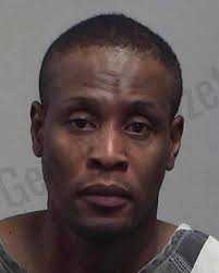 Flash! Flash! La Police nan Georgia arete Luxon St Cyr alyas Ti Kolonn ou  Mother Kolonn pou tèt li t ap kondui ak yon lisans ki sispann (Revoke) epi  li t ap