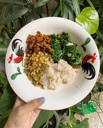 Masih dlm moment lebaran ketupat. Andien Aisyah Jadi Vegan Pilih Nasi Singkong Oyek Sebagai Pengganti Nasi