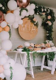 Trabajamos con flores frescas que con unos cuidados básicos durarán siete, diez y hasta quince días, dependiendo del tipo de flor y la época del año. Adorables Ideas Para Fiestas Con Flores Tarjetas Imprimibles Decoracion De Cumpleanos Decoracion Fiesta Decoracion De Fiesta
