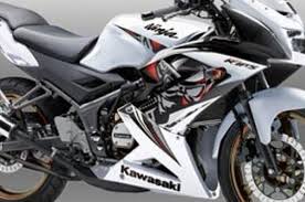 Yah sudah sejak dulu motor 2 tak di kenal boros, jadi jangan bandingkan dengan motor saat ini yang sudah menggunakan sistem pembakaran fuel injection. Ninja 150 2 Tak Resmi Stop Produksi Ini Jawaban Kawasaki Gridoto Com