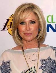 15 Cute Short Haircuts For Females More Than 50 Haircut For Older Women Medium Hair Styles Hair Styles