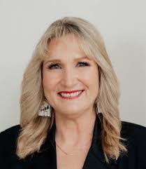 Melissa Thiry's Instagram, Twitter & Facebook