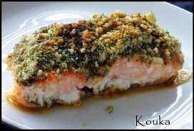 Saumon En Croute Aux Herbes Et Sauce Soja Caramelisee Recette Ptitchef Recette Saumon En Croute Poisson En Croute Recette