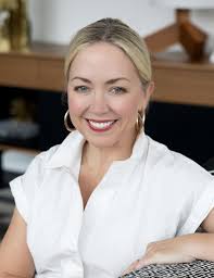 Anna Webb's Instagram, Twitter & Facebook