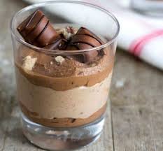 Ingredients Pour 4 Personnes 4 Bars Kinder Bueno Soit Quatre Paquets Contenant Deux Barres 100 Grammes De Chocolat Gateaux Et Desserts Recette Dessert Recette
