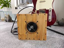 MADE TO ORDER! ~ 1 Watt 9v Battery Pallet Wood GuitarCigar Box Guitar  Amplifier