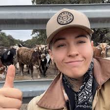 Mercedes Chandler's Instagram, Twitter & Facebook