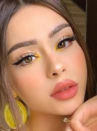 Dalia Roy's Instagram, Twitter & Facebook