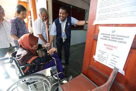 Smk raja muda musa sekolah ku tercinta. Kuala Kangsar Ec Staff Entertain Wheelchair Bound Voters At Sk Talang