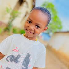 Sio mtazamo wangu, Ila kwa mujibu wa kanuni. Mdhamini mkuu wa timu hukaa  katika jezi kifuani kwa timu husika. Yaani Kama ilivyo simba-mbet,  yanga-sportpesa na pambajiji-GSM Gsm amejigawa Sana ametengeneza njia yake