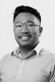 Paul Holstein's Instagram, Twitter & Facebook