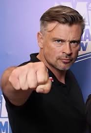 A recent photo of Tom Welling