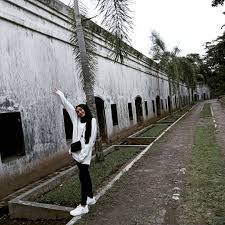 Harga tiket masuk untuk menikmati bangunan bersejarah ini cukup terjangkau. Review Lokasi Dan Harga Tiket Benteng Pendem Cilacap Pariwisataku