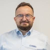 1300+ profili według frazy „Dan”