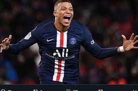 Escalação, fotos, vídeos e lances da partida. Psg Vs Bayern Muenchen Duel Dua Manusia Kilat Bolasport Com