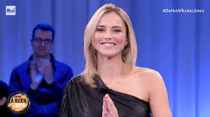 Francesca è una persona molto riservata, conosciuta al grande pubblico soprattutto per essere stata la conduttrice de la vita in. Da Noi A Ruota Libera Francesca Fialdini Sara A Casa Il Motivo Newsby