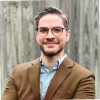 Ray Urrutia's Instagram, Twitter & Facebook