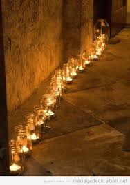 Pots En Verre Et Bougies Pour Decorer Un Mariage Au Jardin Decoration Mariage Idee Decoration Mariage Deco Mariage