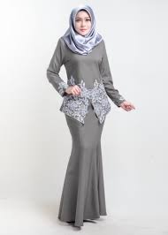 Seorang wanita muslim pasti ingin menjadi seorang wanita muslim yang solehah. Baju Kurung Moden Sereni Grey Lovelysuri Com