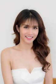 Lấy chồng kém 9 tuổi, vợ cũ Phan Thanh Bình vẫn trẻ mơn mởn, body đẹp mê  hậu dao kéo