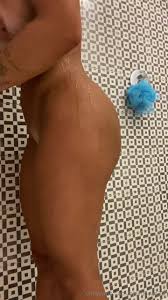 Bru Luccas Naked Shower