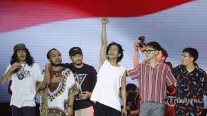 Chord Gitar Zona Nyaman - Fourtwnty dari Kunci C, Pagi ke Pagi Ku Terjebak di Dalam Ambisi - TribunNews.com