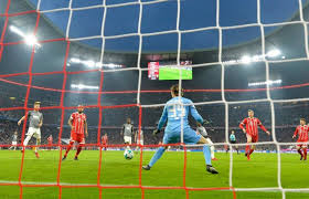 Niesamowita passa roberta lewandowskiego w tym sezonie trwa w najlepsze. Bayern Vs Augsburg Lewandowski Pobije Rekord Muellera Blog Sts Analizy I Typy