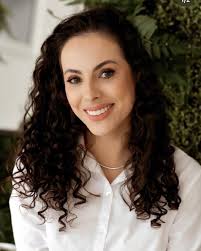 Contamos agora com uma nova parceria com a Clinica da Pele, Dr. Jean  Bernardo Dal Piva Minozzo, médico formado pela Universidade de Passo Fundo,  especialista em pequenas cirurgias e possui atualização em