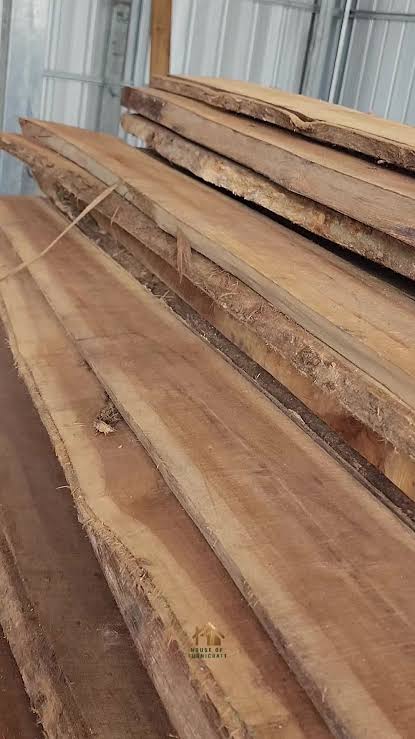 Investasi Kayu Jati Solid di House of Furnicraft