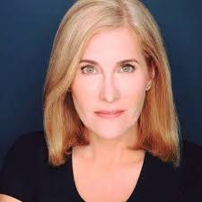 Jennifer Flack's Instagram, Twitter & Facebook