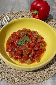 Tektouka Salade De Poivrons Et De Tomates Recette A Bassetemperature Vapeur Douce Recette Poivron Vegetarian Salade Poivron Tomates Salade