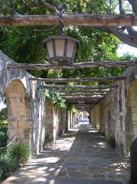 Does Anyone Know Where In San Antonio This Is I D Love To Have Photos Taken Here Alamo San Antonio Beautiful Places San Antonio Texas