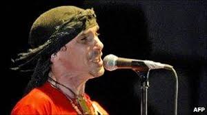 Chao's voice tends to be a bit nasally, but the best songs (mentira, mama call, and the silly novelty bongo. Striking A Chord How Manu Chao Spoke To A Generation Bbc News