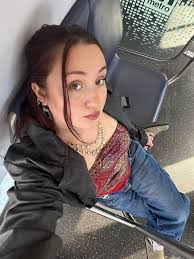 Hey everyone!! I'm looking for a room to rent starting in January!