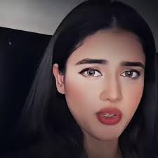 Alina Amir Blazer Video